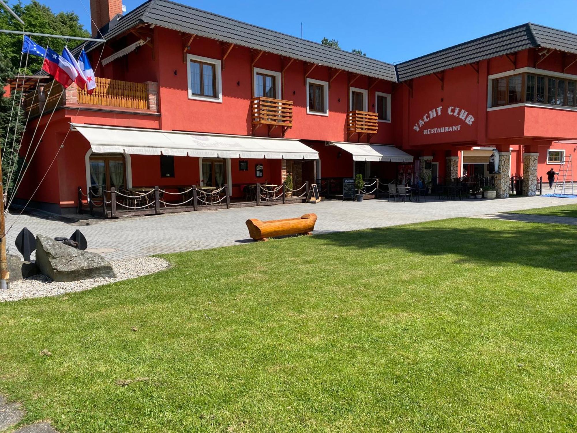 Apartman Majak U Zermanicke Prehrady Pitrov Экстерьер фото